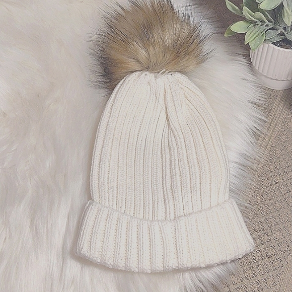 Rokk Norway Cable Faux Fur Hat - Picture 5 of 14